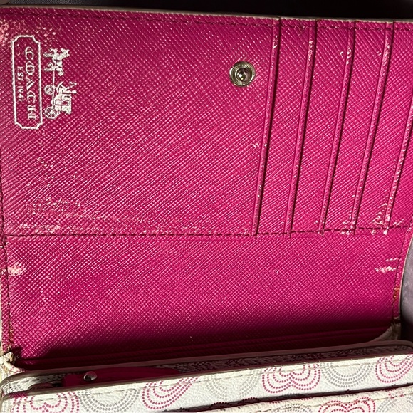 Coach Poppy White and Pink Heart Pattern Wallet - Picture 6 of 9